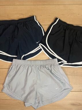 Nike Women’s Dri-FIT Running Athletic Short Lot Bundle Size Medium